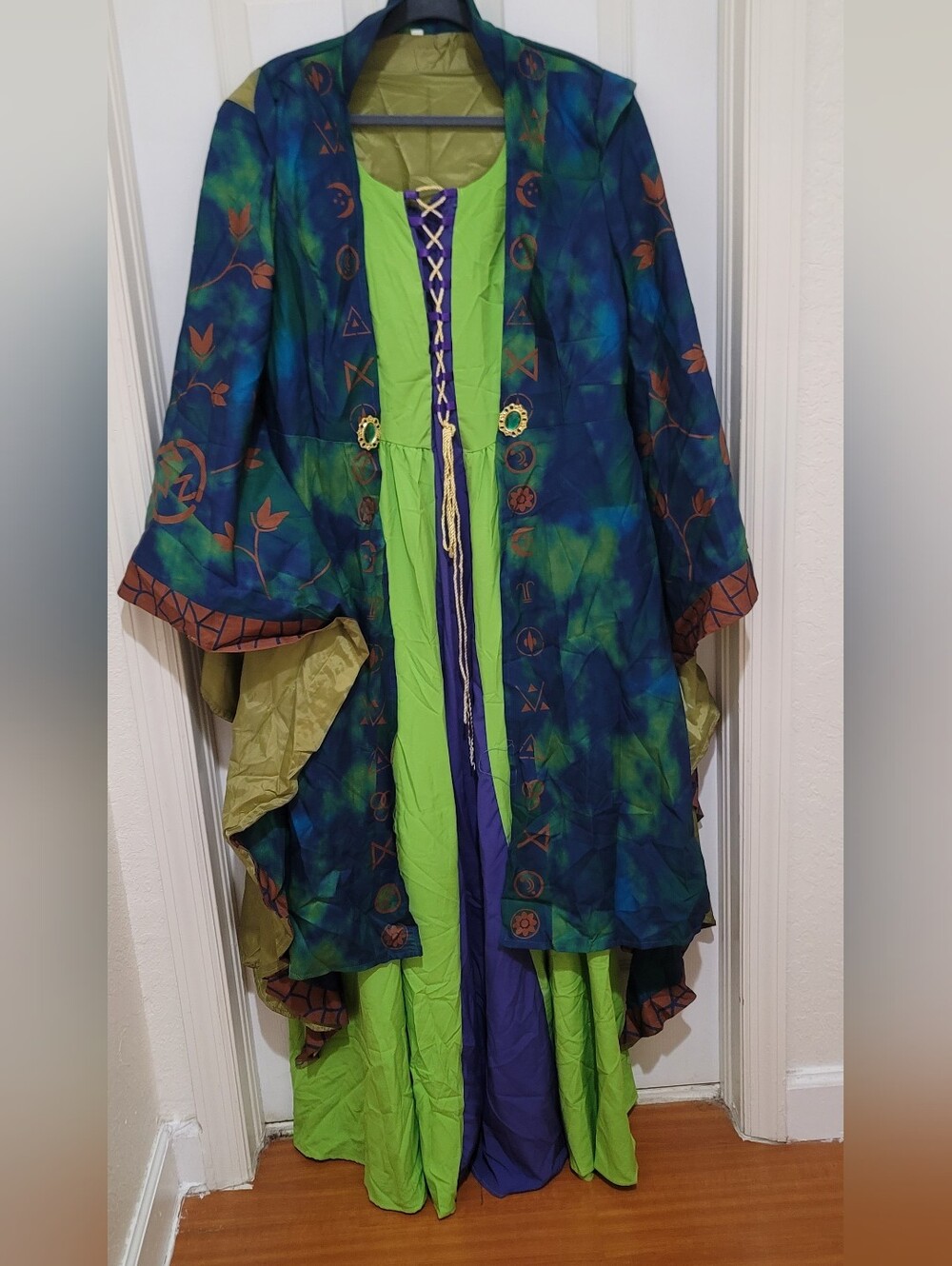 Winfred  Sanderson Womans Halloween Costume Sz 2XL
